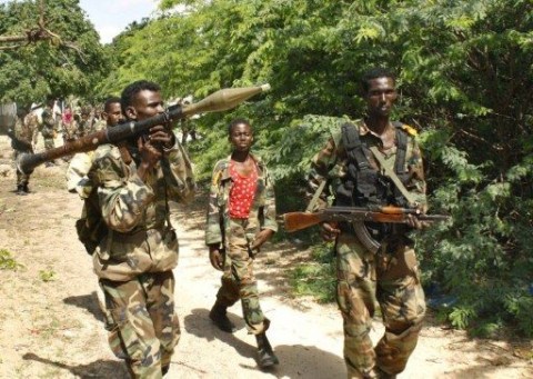 Szomália (szomália, )