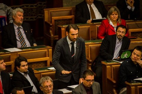 Vago-Gabor-parlament(210x140)(1).jpg (parlament)