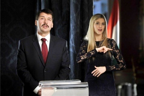 áder jános újévi beszéd (Áder János, Weisz Fanni jeltolmácsol)