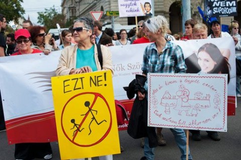 csaladon-beluli-eroszak(210x140)(2).jpg (családon belüli erőszak, erőszak, család, )