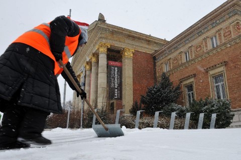 hómunkás (hómunkás)