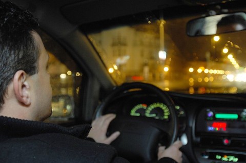 sofor(960x640)(1).jpg (sofőr, volán, vezet, vezető, autós)