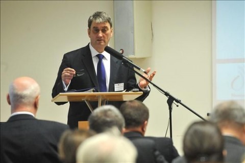 Cséfalvay Zoltán (cséfalvay zoltán, ngm, )