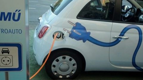 Elektromos autó töltő (elektromos autó, töltő, )