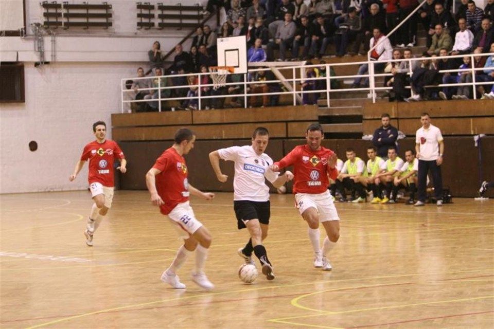 Fehervar-Futsal-Balogh-2000-Dunakeszi-Kinizsi-(2)(960x640).jpg (fehérvár futsal, )
