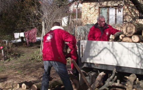 Tűzifa Karitasz (tűzifa, adomány, karitasz, )