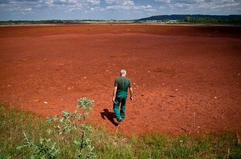 Vorosiszap(1)(210x140)(1).jpg (vörösiszap, almásfüzitő)