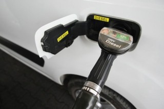 benzinár (gázolaj, üzemanyag)