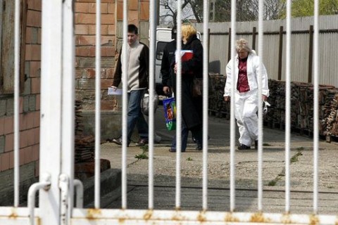 cegbezaras(430x286)(1).jpg (cégbezárás, csőd, cég, rács)