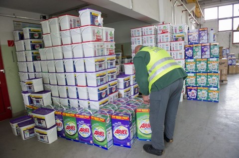 hamismosópor (piszkos tizenkettő)