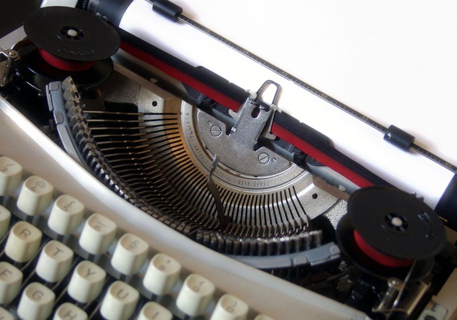 írógép (írógép, )
