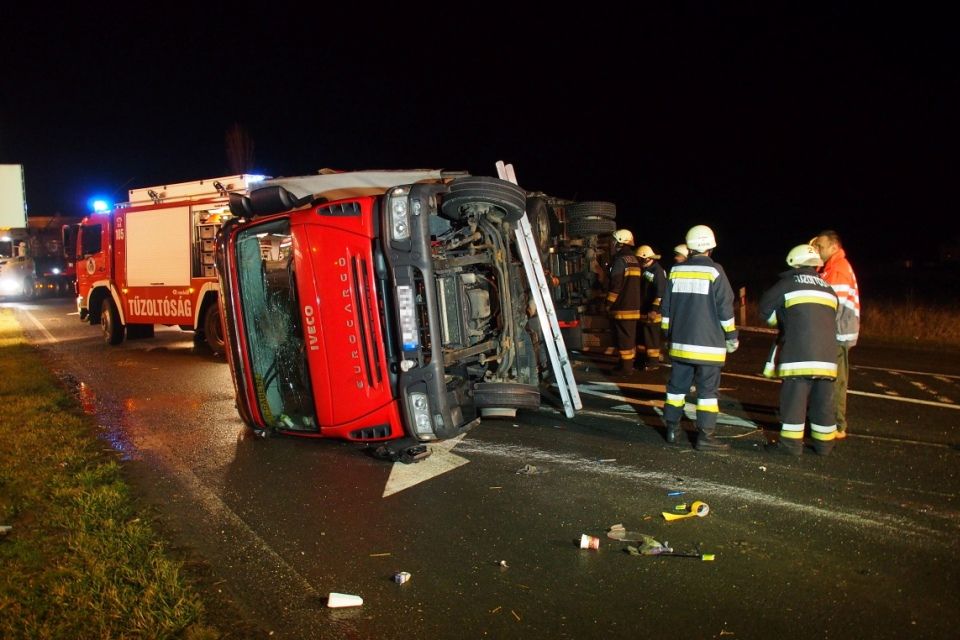 kamionbaleset (kamionbaleset, )