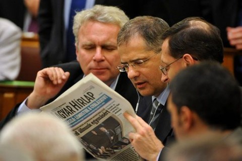 magyar-hirlap(210x140)(2).jpg (magyar hírlap, varga lászló, kósa lajos)