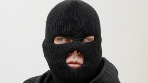 maszkos-rablo(210x140)(6).jpg (maszk, rabló, betörő, )