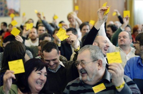 szavaznak az LMP kongresszuson (lmp, kongreszus)