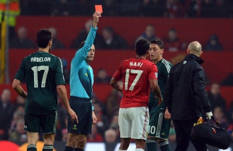 Cuneyt Cakir (Cuneyt Cakir, manchester united, nani, )