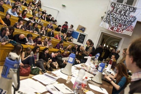 Hallgatói fórum az ELTE-BTK-n (diáktüntetés, egyetemfoglalás, )