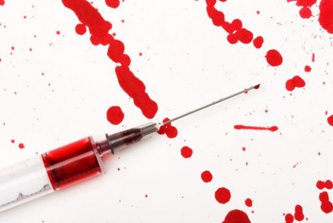 Injekciós tű vérrel (injekciós tű, vér, )