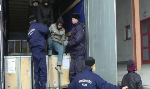 Migránsok kamionon (Migránsok kamionon)