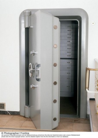 Páncélszekrény (páncélszekrény, )