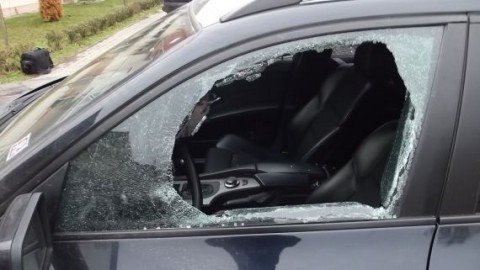 Sorozatban törte fel a BMW-ket (Sorozatban törte fel a BMW-ket)