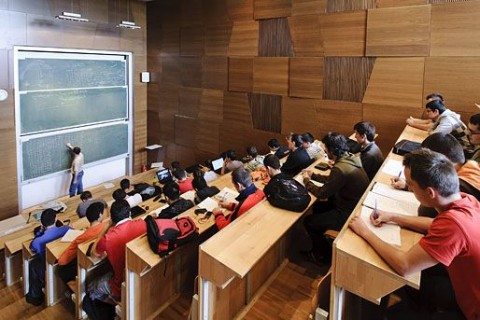 egyetem(210x140)(2).jpg (egyetem, előadás, egyetemista, )