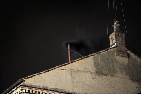 fekete füst, pápaválasztás (fekete füst)