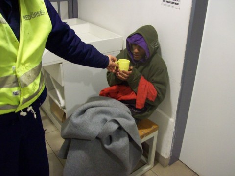 határsértő (határsértő, )