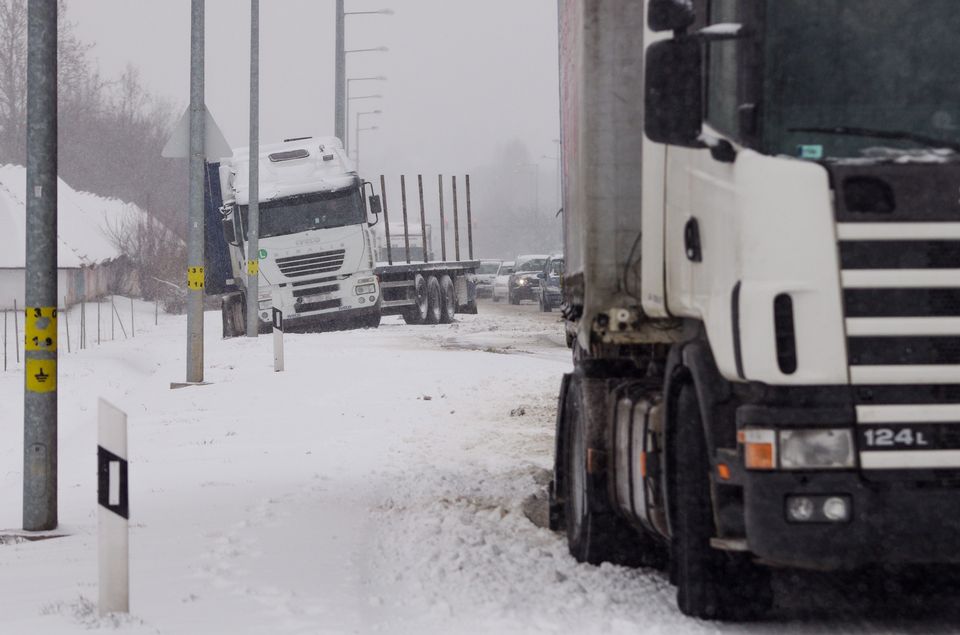 havas kamionos  (havazás, kamionbaleset, hóhelyzet, )