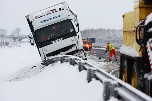 hóhelyzet somogyban (kamion, havazás, baleset)