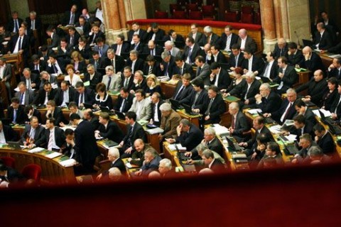 kepviselok-a-parlamentben(960x640)(1).jpg (képviselők, parlament, )