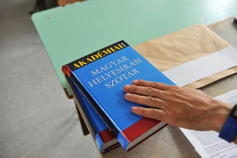 magyar helyesírási szótár (magyar helyesírási szótár)