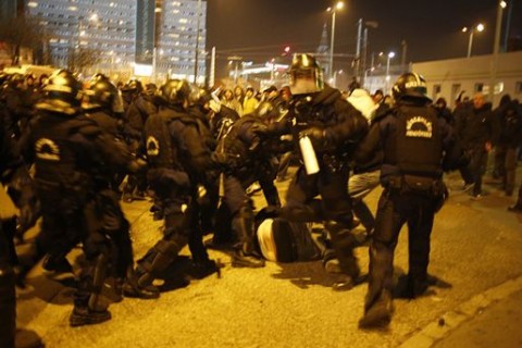 magyar-román (magyar-román, szurkolók, rendőrség)