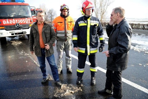 orban-es-pinter-az-m1-esen(960x640).jpg (orbán viktor, pintér sándor, m1-es autópálya, )