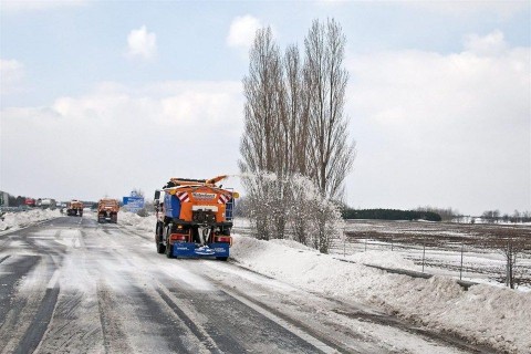 osztrak-hokotrok-az-m1-esen(960x640).jpg (hókotró, m1-es autópálya, )