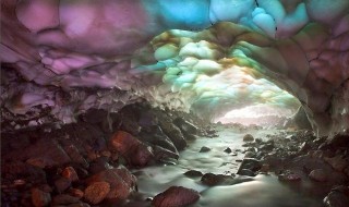 Barlang a jégben (kamcsatka, jég, vulkán, tudomány)
