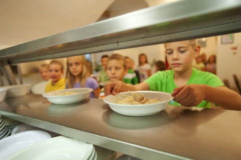 Iskolai menza (Menza, Iskola, Közétkeztetés)