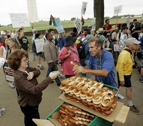 Perecárus Washingtonban (perec, )