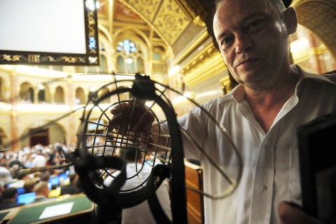 Szanyi Tibor  (Szanyi Tibor )