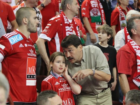 áder jános (áder jános, mkb veszprém, )