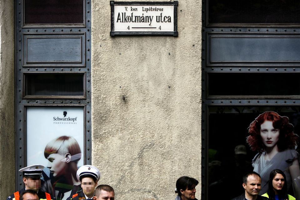 alkotmány utca (alkotmány utca)