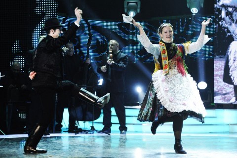 fölszállott a páva (fölszállott a páva)