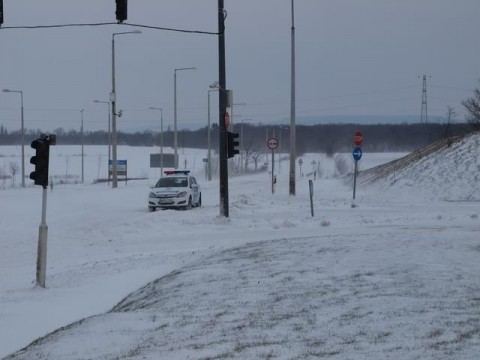 hohelyzet(210x140)(1).jpg (hóhelyzet, )