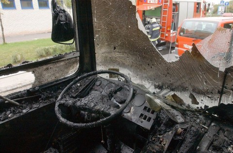 kigyulladt busz (kigyulladt busz, illusztráció)