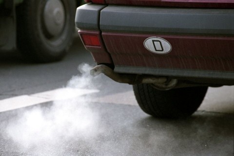 kipufogó (kipufogógáz, )