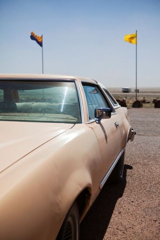 kocsi a napon (kocsi, autó, napsütés)