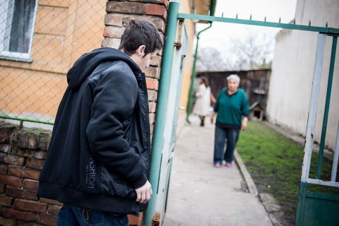 műszíves fiatal (műszíves fiatal)