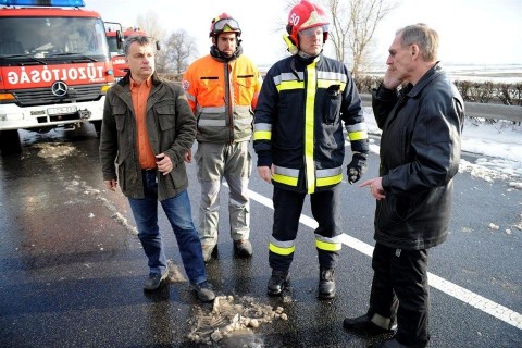 orban-es-pinter-az-m1-esen(960x640)(4).jpg (orbán viktor, pintér sándor, m1-es autópálya, )
