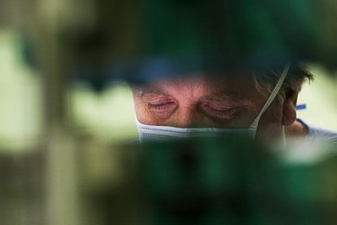 orvos (orvos, műtő)