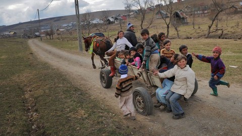 romániai falu (románia, falu, szekér)